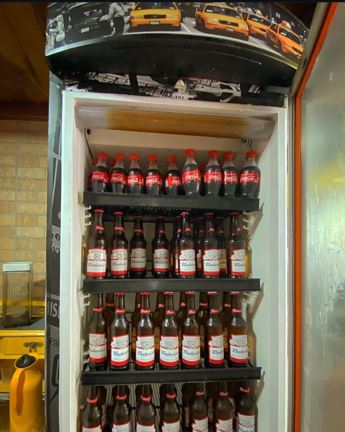 Bebidas geladas disponíveis na barbearia