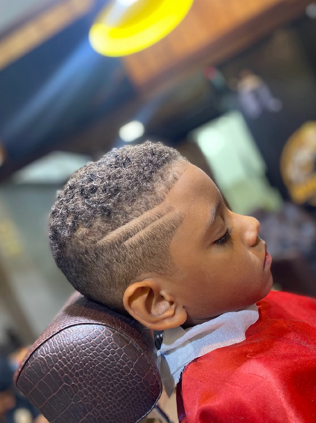 Corte infantil com riscos